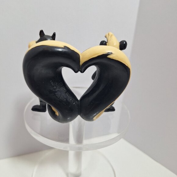 Pepé Le Pew & Penelope Figure Heart-Shaped Romantic  1985 - Picture 6 of 15
